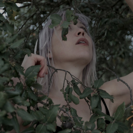 小南翻白眼流口水流眼泪视频
